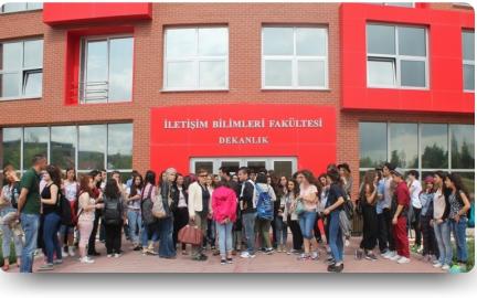 Radyo ve Televizyon, Gazetecilik ve Halkla ilişkiler Bölümü Öğrencilerimiz Eskişehir İletişim Fakültesini Ziyaret etti.