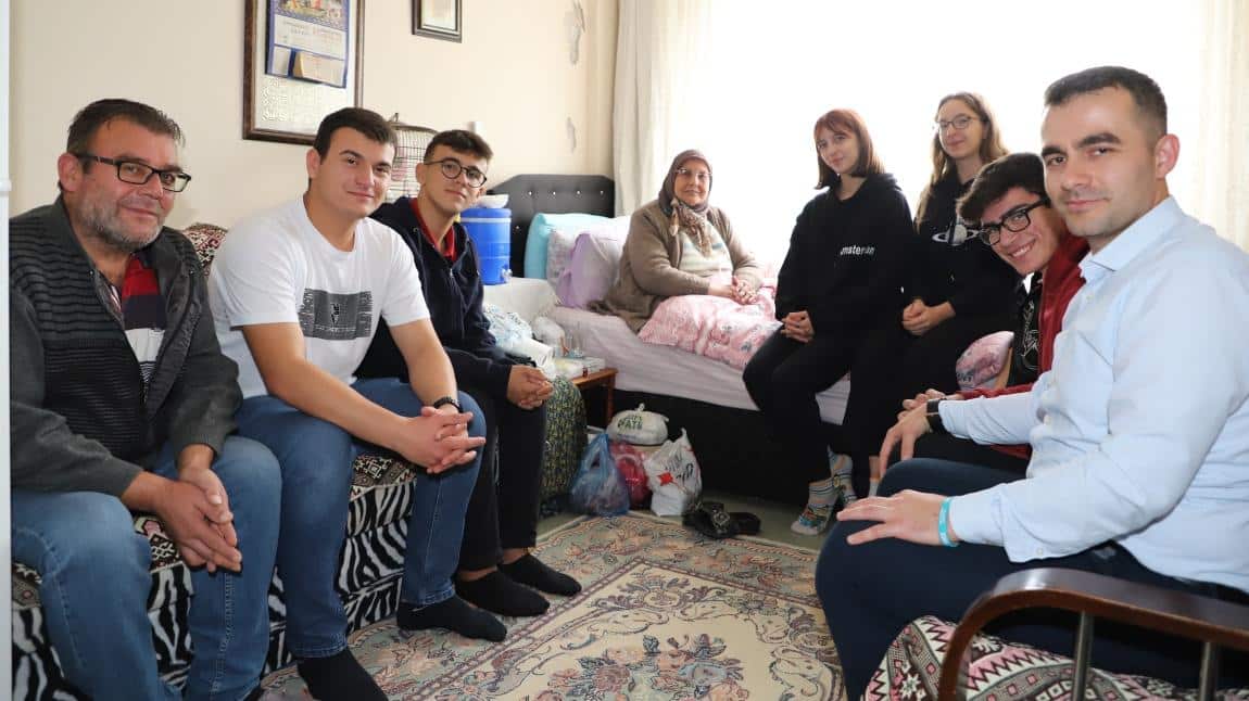 Öğrencilerimiz Değirmen Gençlik İyilik Hareketi Projesi Kapsamında Mahallede Bulunan Yaşlıları Ziyaret Etti